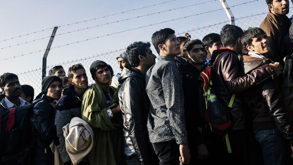 Беженцы из стран ближнего востока на границе с Грецией. Архивное фото - Sputnik Кыргызстан