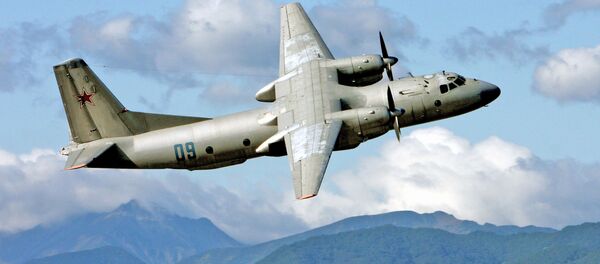 Военно-транспортный самолет Ан-26 Военно-транспортный самолет Ан-26 - Sputnik Кыргызстан