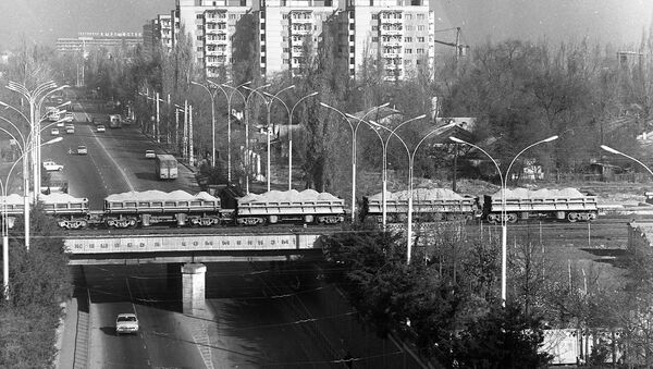 Жилых 9-этажные дома во Фрунзе, 1984 год - Sputnik Кыргызстан