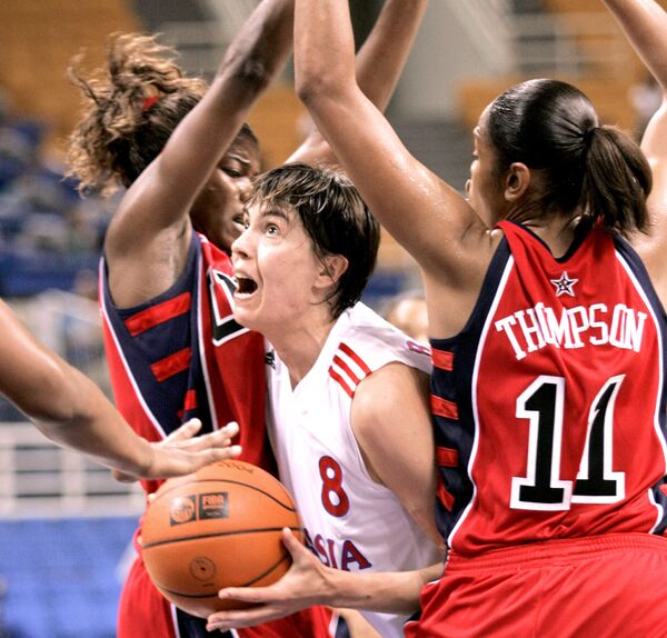 Заслуженный мастер спорта СССР по баскетболу, чемпионка Елена Баранова - Sputnik Кыргызстан