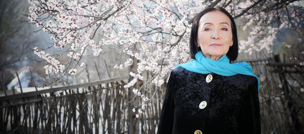 Письмо домой. Актриса театра и кино Джамал Сейдакматова Письмо домой. Актриса театра и кино Джамал Сейдакматова - Sputnik Кыргызстан