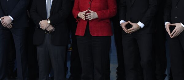 Встреча канцлера Германии Ангела Меркель с членами команды немецкой сборной по гандболу в Берлине. - Sputnik Кыргызстан