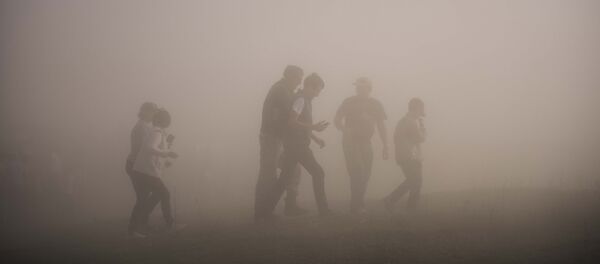 Чан көчөдө бараткан адамдар. Архив - Sputnik Кыргызстан