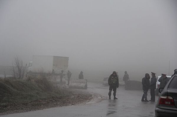 Пограничники на границе с Узбекистаном в местности Могол Ала-Букинского района Джалал-Абадской области - Sputnik Кыргызстан