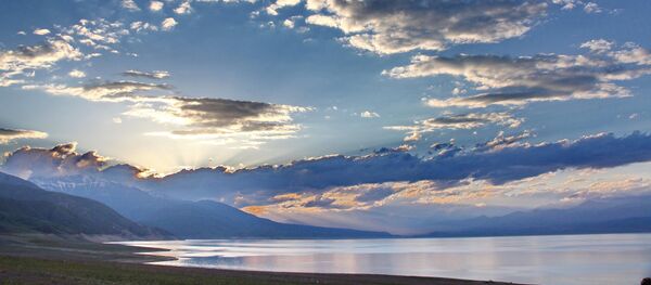 Облака над Токтогульским водохранилищем. Архивное фото - Sputnik Кыргызстан