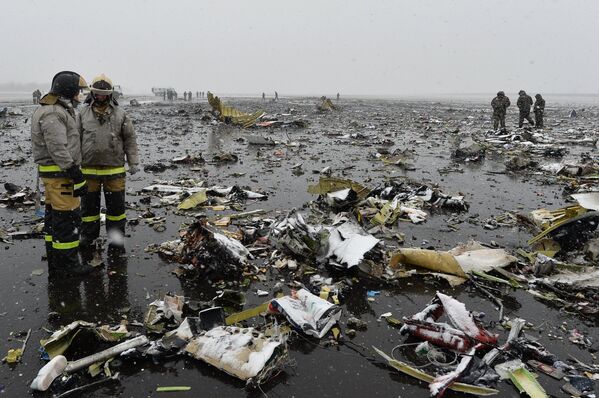 Пассажирский самолет Boeing-737-800 разбился при посадке в аэропорту Ростова-на-Дону, Россия - Sputnik Кыргызстан