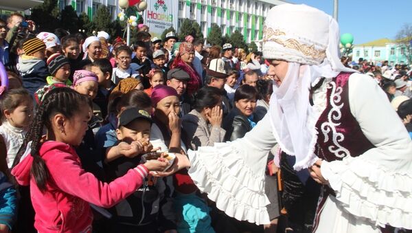 Торжественные мероприятия к празднику Нооруз на центральной площади города Ош - Sputnik Кыргызстан