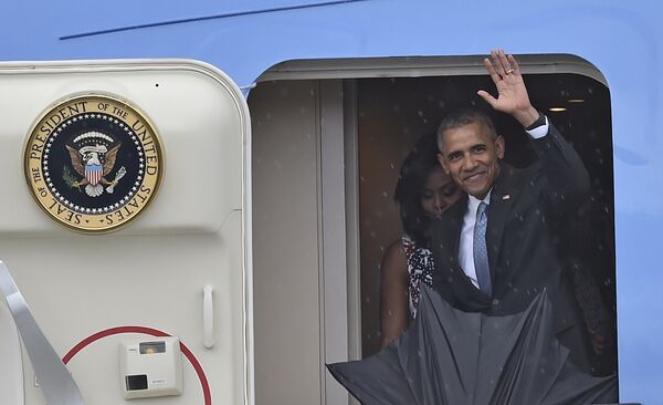 Президента США Барак Обама во время прибытия с рабочим визитом на Кубу - Sputnik Кыргызстан