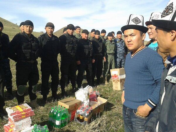 Помощь аксыйцев в Джалал-Абаде - Sputnik Кыргызстан