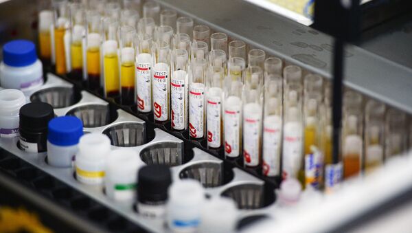 Лаборатория иммуноферментных исследований, где проходит исследование крови на инфекции. Архивное фото - Sputnik Кыргызстан