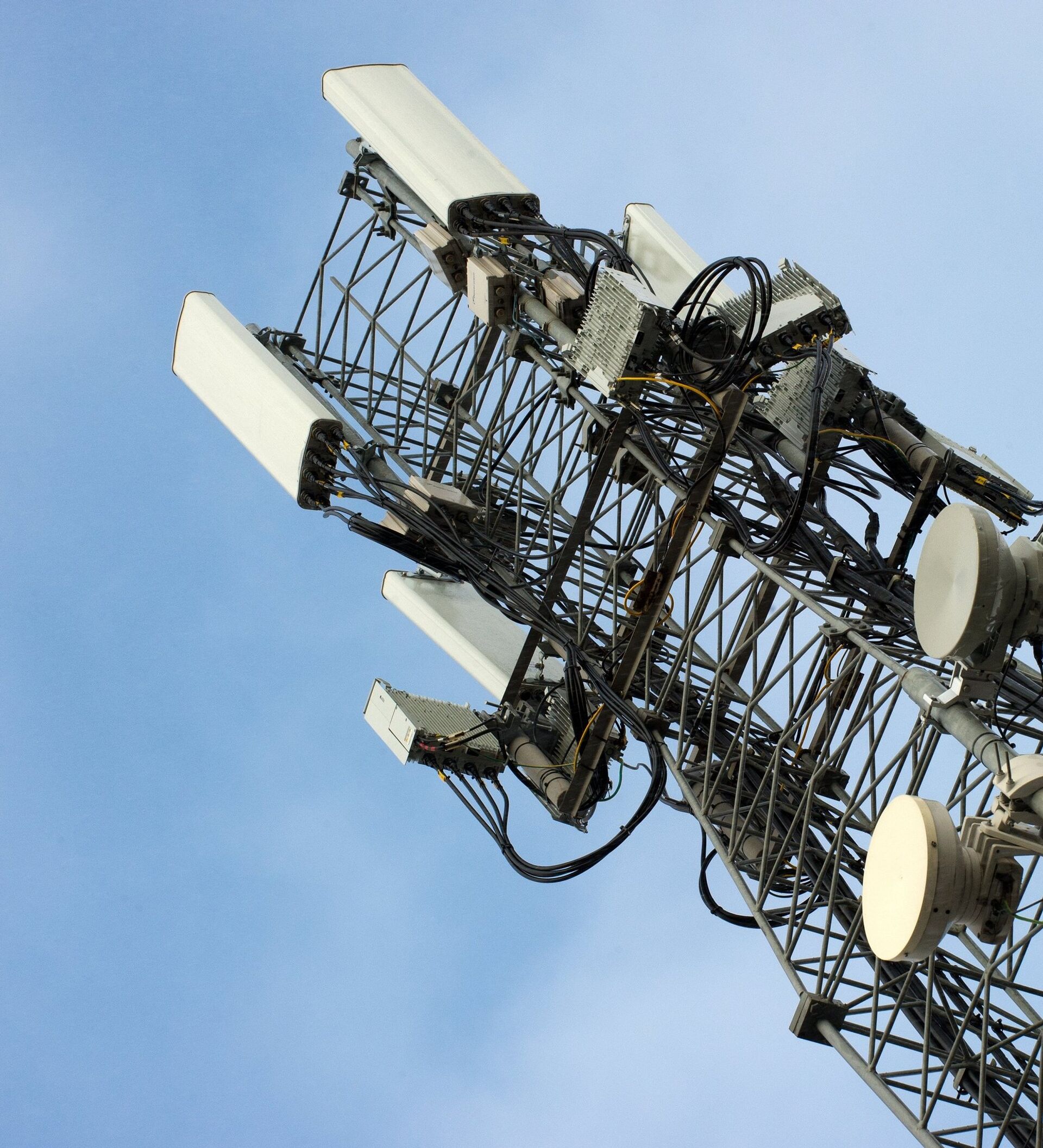 4g городская базовая станция. сколько базовых станций у теле2. теле платформа. базовая станция gps на крыше. карта базовых станций теле2.