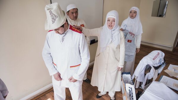 Презентация одежды для паломников хаджа 2016 - Sputnik Кыргызстан