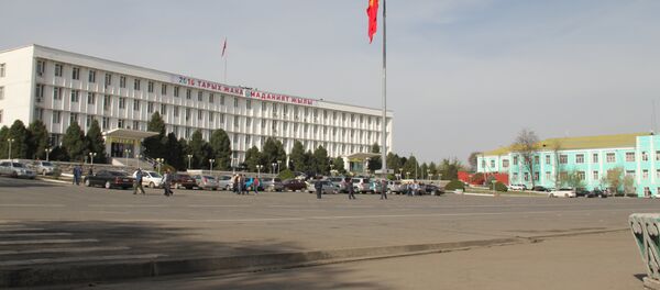 Флагшток на главной площади Оша. Архивное фото - Sputnik Кыргызстан