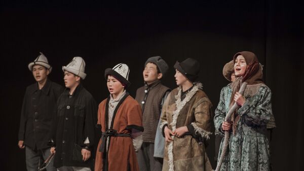 Участники республиканского театрального фестиваля среди школьников. - Sputnik Кыргызстан