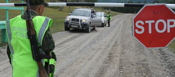 Чек ара кызматкери. Архив - Sputnik Кыргызстан