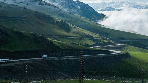 Перевал Тоо-Ашуу на автодороше Бишкек - Ош - Sputnik Кыргызстан
