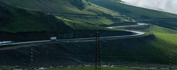 Перевал Тоо-Ашуу на автодороше Бишкек - Ош - Sputnik Кыргызстан