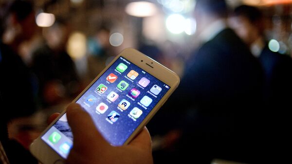 Старт продаж iPhone 6 и iPhone 6 plus в России - Sputnik Кыргызстан
