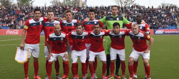 Сборная Кыргызстана до матча Таджикистан — Кыргызстан в рамках отборочного раунда чемпионата мира 2018 года. Архивное фото - Sputnik Кыргызстан