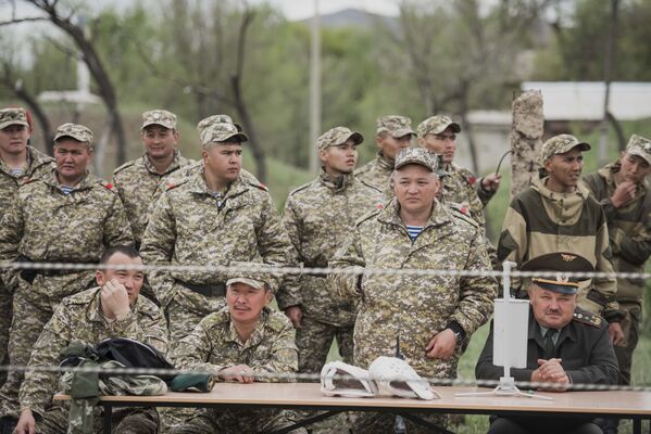 Испытание среди бойцов спецназа Скорпион на получение зеленого берета - Sputnik Кыргызстан