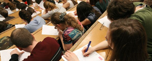 Студенты на занятиях. Архивное фото - Sputnik Кыргызстан