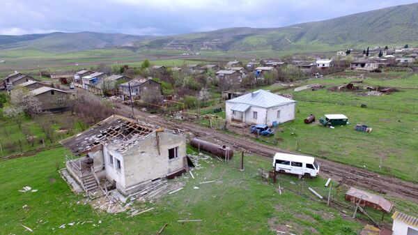 Разрушенный дом в одном из сел Мартакертского района в зоне карабахского конфликта. Архивное фото - Sputnik Кыргызстан