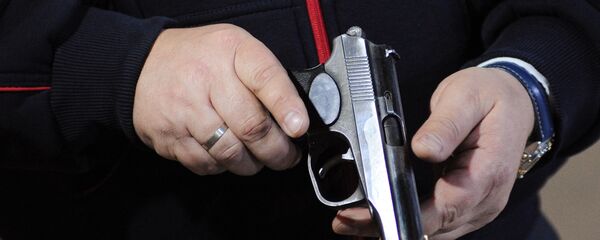 Соревнования по стрельбе из пистолета среди депутатов - Sputnik Кыргызстан