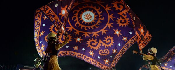Участники танцевальной группы во время I Всемирны Игр Кочевников. Архивное фото - Sputnik Кыргызстан