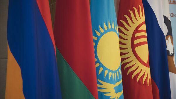 Флаг стран участниц ЕАЭС. Архивное фото - Sputnik Кыргызстан