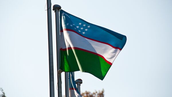 Архивное фото флага Узбекистана - Sputnik Кыргызстан