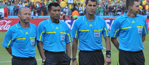 Дүйнөлүк футбол калысы Бахадыр Кочкаров. Архив - Sputnik Кыргызстан