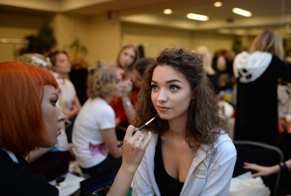 Участница национального конкурса Мисс Россия 2016 Валерия Шаховцева готовится к финалу - Sputnik Кыргызстан