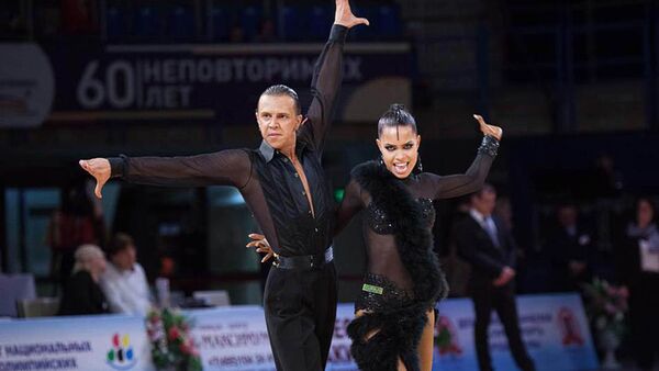 Танцевальная пара из Кыргызстана Семеренко Артем и Качалко Валерия. Архивное фото - Sputnik Кыргызстан