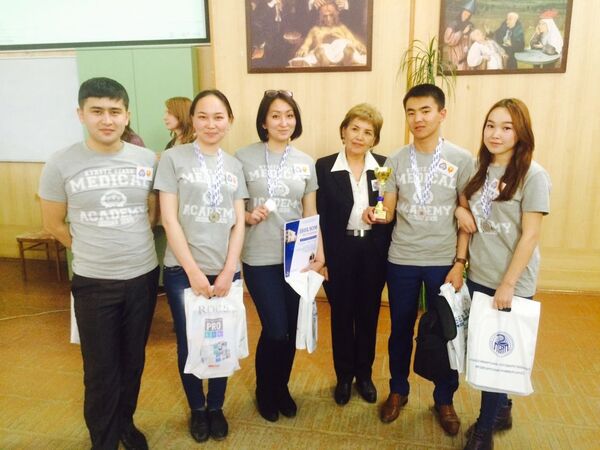 Студенты из Кыргызстана на конференции  Авиценна-2016 в Новосибирске - Sputnik Кыргызстан