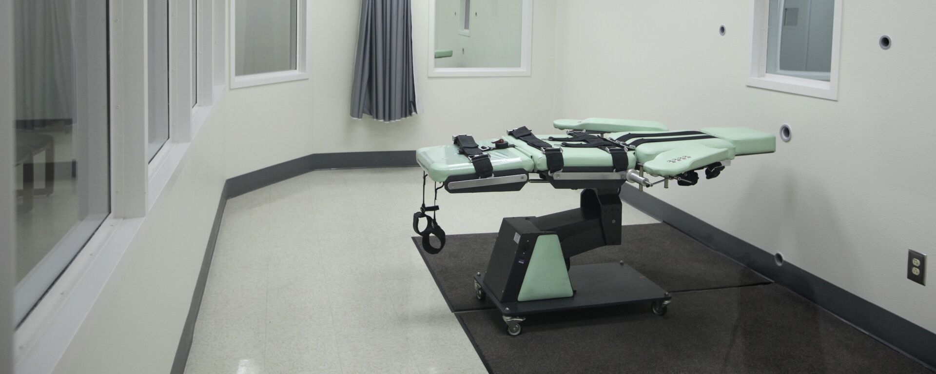 Комната для исполнения смертной казни инъекцией. Архивное фото - Sputnik Кыргызстан, 1920, 26.12.2025