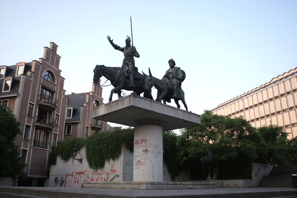 Памятник Дон-Кихоту в Брюсселе. Архивное фото - Sputnik Кыргызстан