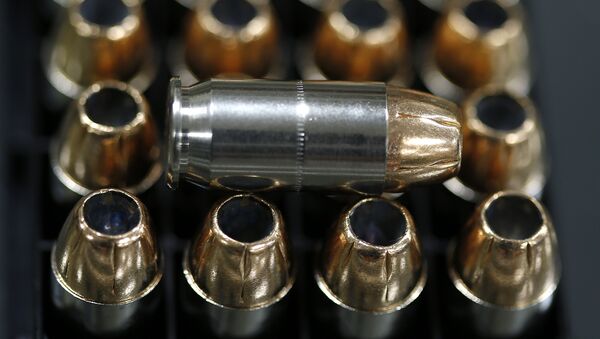 Коробка пистолетных патронов. Архивное фото - Sputnik Кыргызстан
