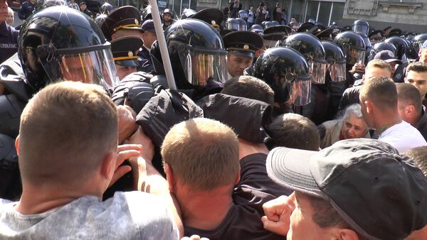 Столкновения в центре Кишинева между протестующими и полицией - Sputnik Кыргызстан
