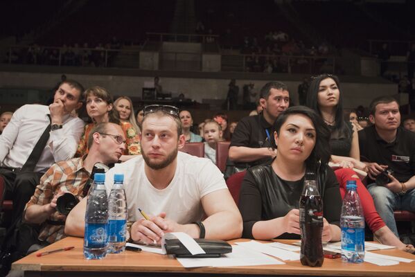 Открытый чемпионат КР по бодибилдингу IFBB в Бишкеке - Sputnik Кыргызстан