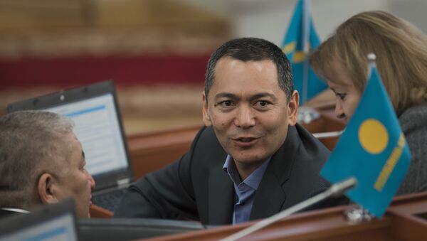 Лидер парламентской фракции Республика — Ата-Журт Омурбек Бабанов. Архивное фото - Sputnik Кыргызстан