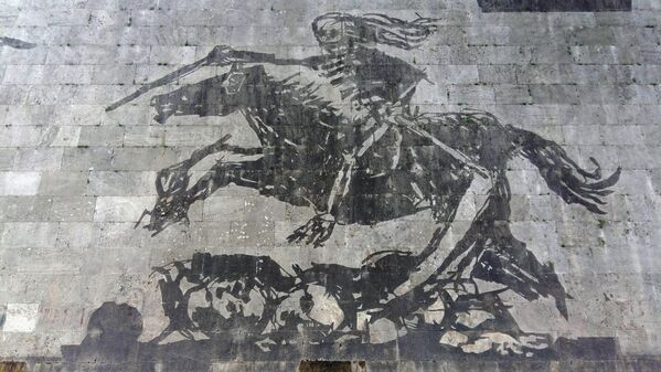 Стрит-арт выставка Триумфы и падения на стенах в Риме - Sputnik Кыргызстан