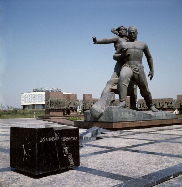 Монумент Мужество - Sputnik Кыргызстан
