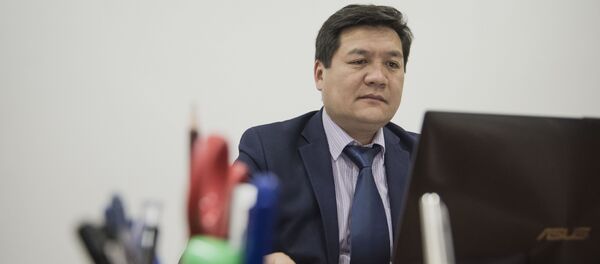 КР акыйкатчысы Кубат Оторбаевдин архивдик сүрөтү - Sputnik Кыргызстан