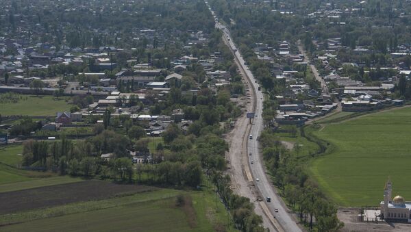 Вид на улицу Бишкека с высоты. Архивное фото - Sputnik Кыргызстан