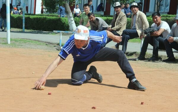 Первенство состоялось с участием восьми команд со всех регионов республики, а также из Бишкека и Оша - Sputnik Кыргызстан