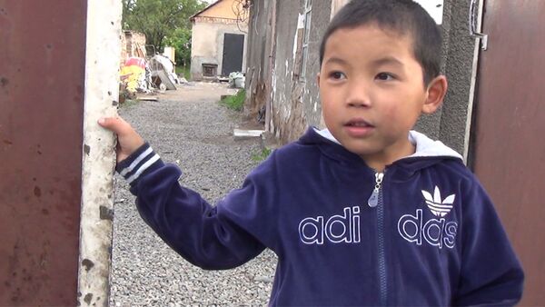 Почему ребенку запрещают бегать и прыгать — об Акылбеке из Кызыл-Аскер - Sputnik Кыргызстан
