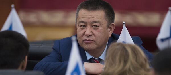 Жогорку Кеңештин спикери Турсунбай Чыныбековдун архивдик сүрөтү Жогорку Кеңештин спикери Турсунбай Чыныбековдун архивдик сүрөтү - Sputnik Кыргызстан
