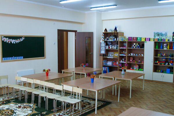 Министрлик бала бакчалардын имараты жана жабдылышы заманбап талаптарга жооп берерин белгилеп, курулуш иштери 2015-жылы башталганын кошумчалады. - Sputnik Кыргызстан