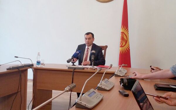 Секретарь Совета обороны Кыргызстана Темир Джумакадыров на пресс-конференции - Sputnik Кыргызстан