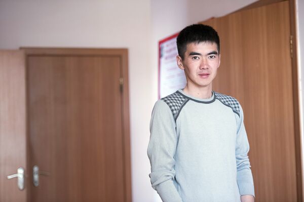 Интервью с 23-летним кыргызстанцем из Ат-Баши Элдияром Абдымаликовым Интервью с 23-летним кыргызстанцем из Ат-Баши Элдияром Абдымаликовым - Sputnik Кыргызстан